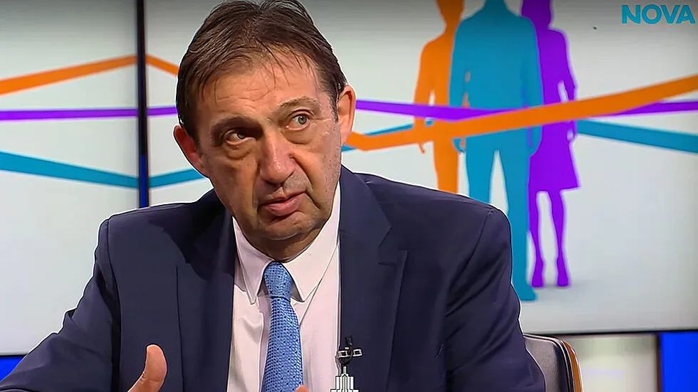 абсурдът в севлиево: когато цялото правителство търси една тръба
