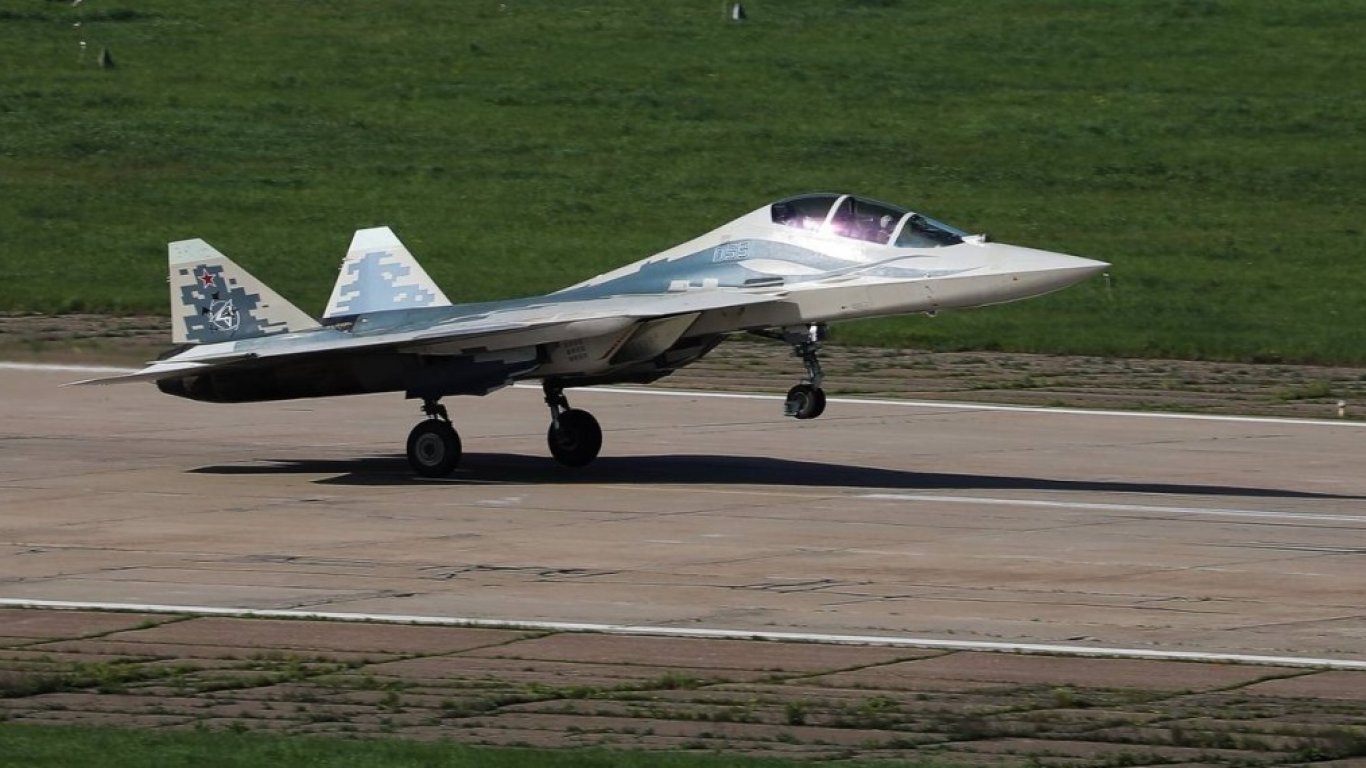су-57 получава „втори пилот“: какво крие новата модификация су-57д?