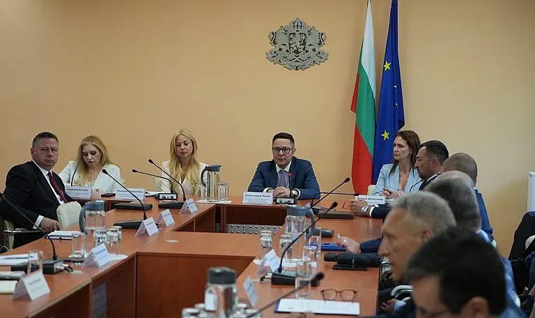 война срещу бюрокрацията: планът на правителството за по-лесен бизнес