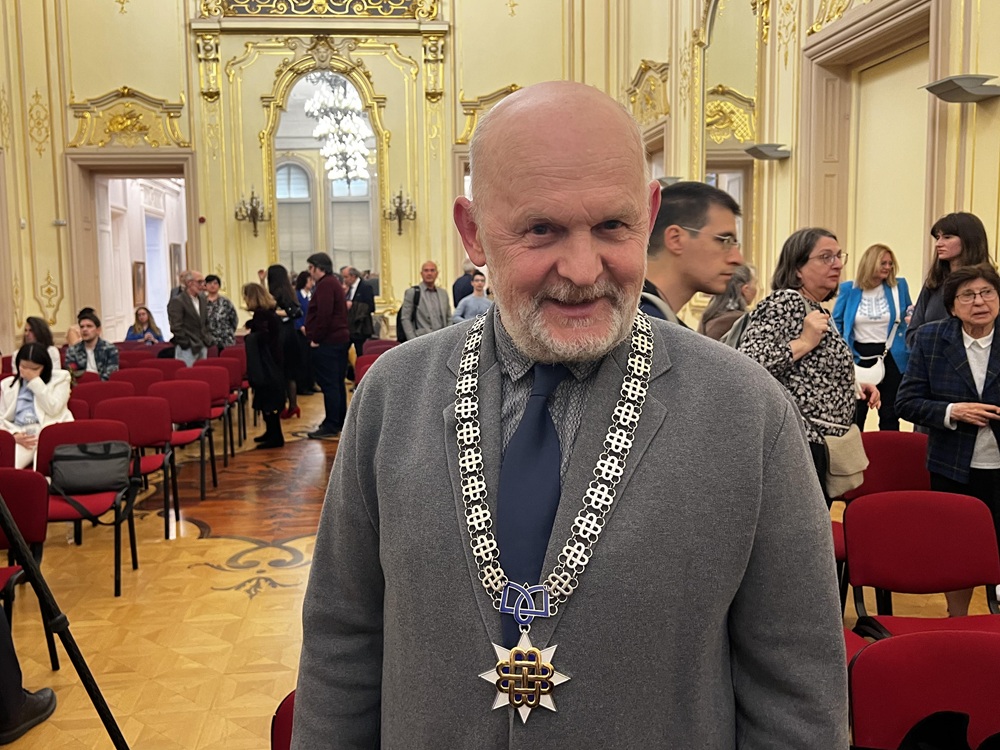 изкуството като щит срещу абсурда: светът през погледа на валентин ганев