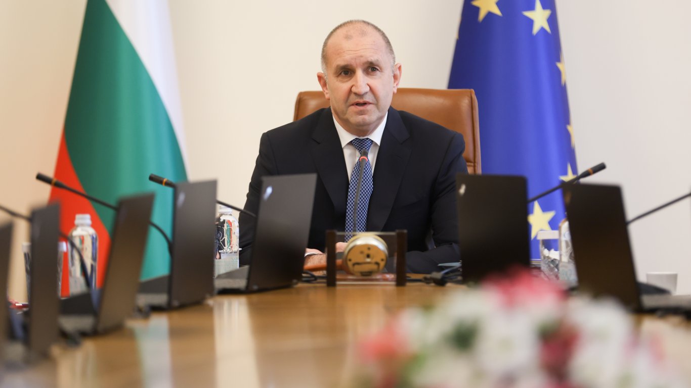 край на американското присъствие в софия: визите надвиха стратегията