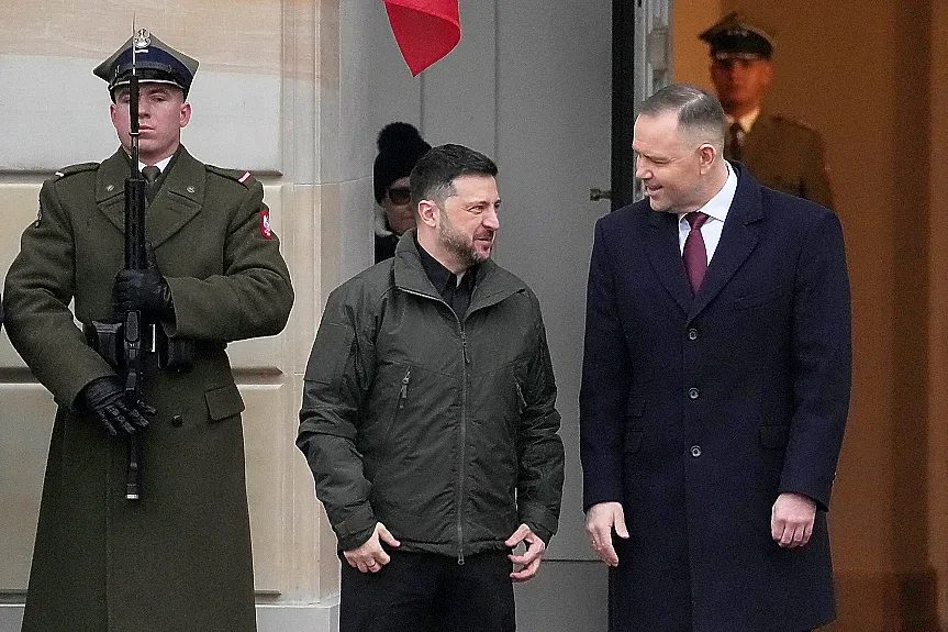 край на „безусловната подкрепа“? защо полша отнема най-високото си отличие от зеленски