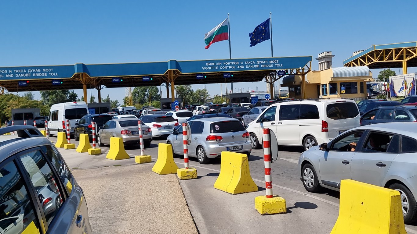 кървава драма на гкпп „дунав мост“: мъж сложи край на живота си пред очите на полицията