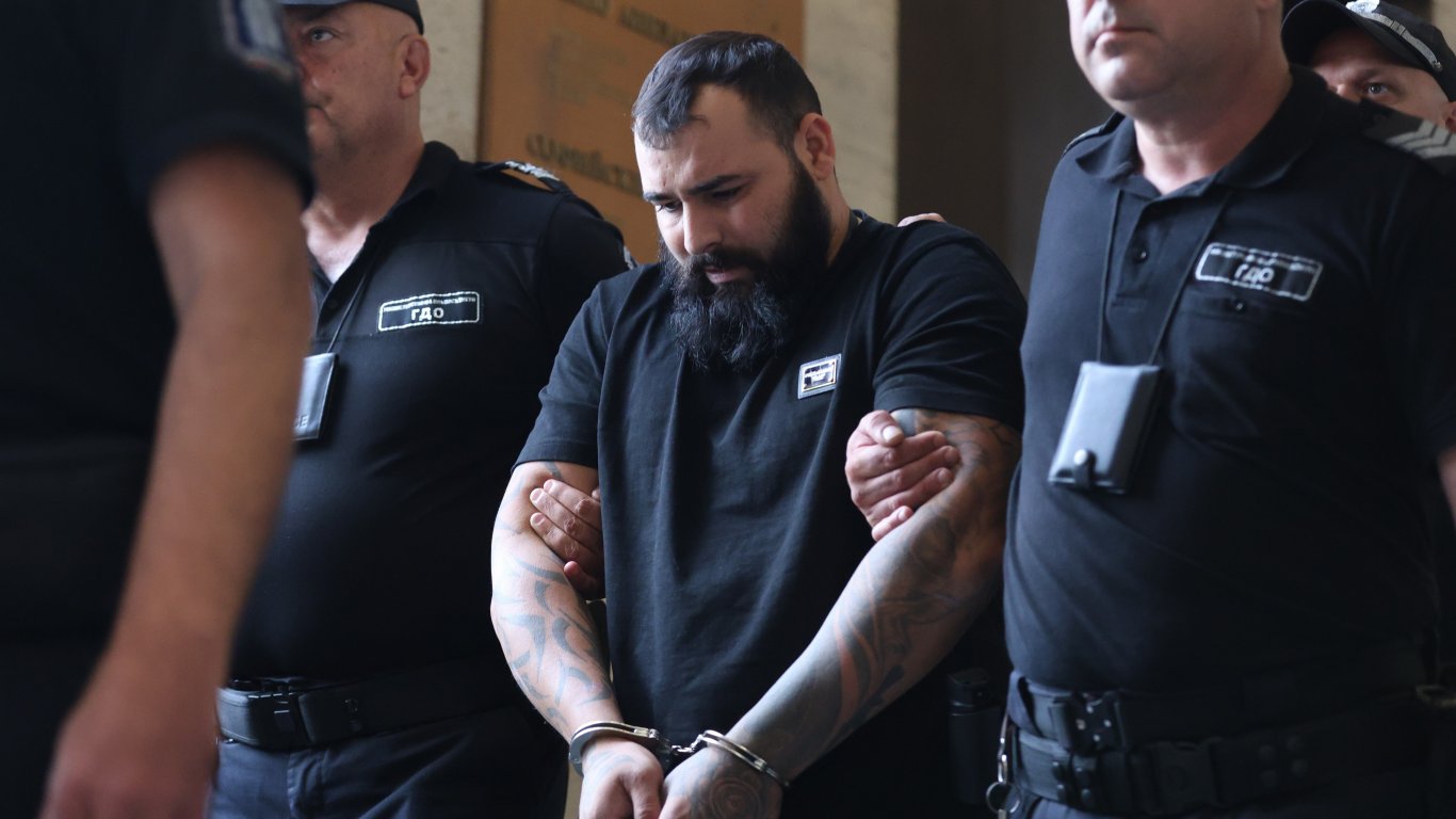 решетките остават: съдът отказа свобода на шофьора от трагедията на челопешко шосе