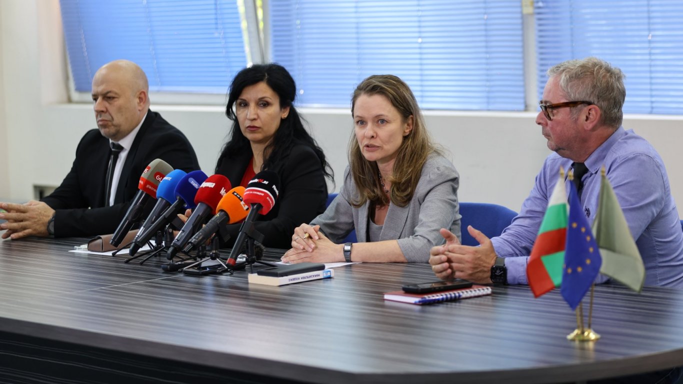 скандал в пу „паисий хилендарски“: разкрити схеми за присвояване на средства