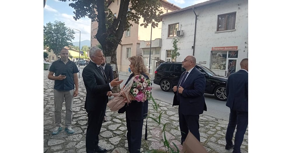 театрална магия в разлог: звездите на сцената завземаха града
