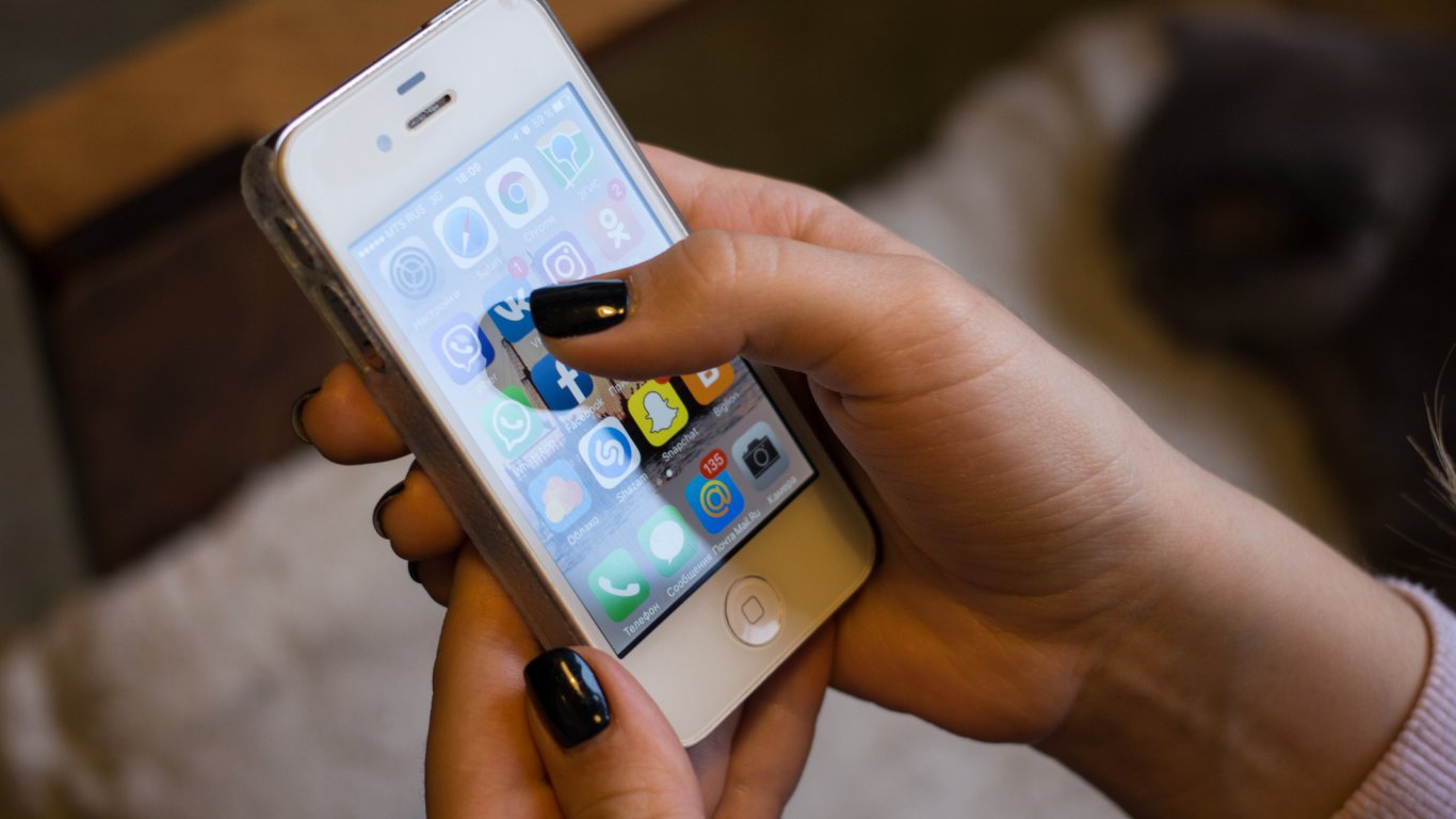 цифрово изтриване: apple почиства app store от приложенията на vk
