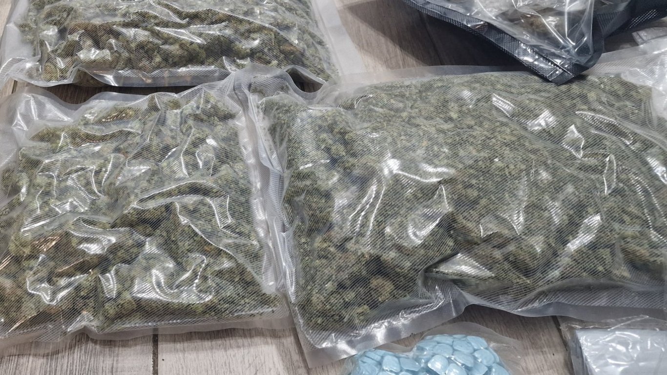 шокиращ намиране във враца: наркотици в сенките на детска градина