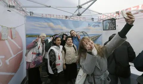 аналогово решение за дигитална война: крим се връща към уличните телефони