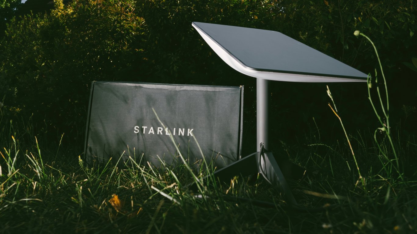 битката за хардуера: starlink получава „пропуск“ за внос на рутери в сащ