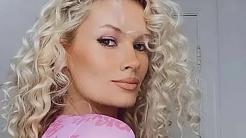 гласът зад ‘party rock anthem’ замлъкна: трагичната загуба на лорен бенет