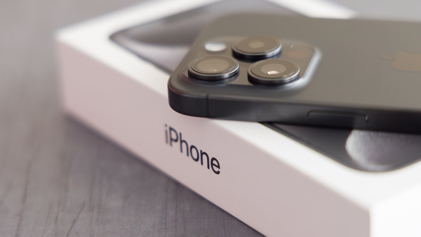 ефектът ultra: apple се готви да разтърсе пазара със сгъваем iphone
