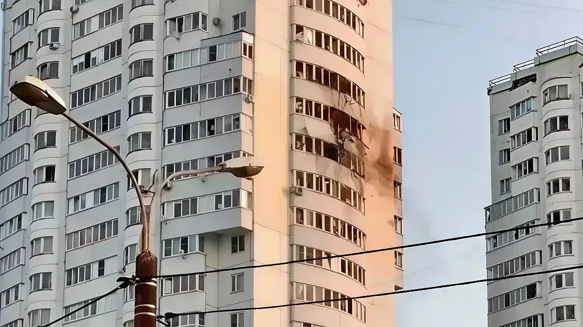 кръв и отломки: нова вълна от взаимни удари разтърси русия и украйна