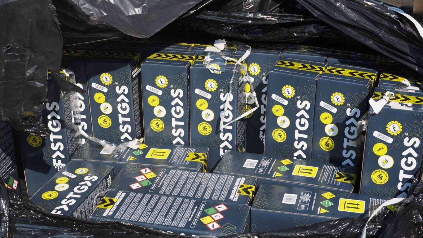 младост в капана на райския газ: полицейски удар прекъсна канал за 440 кг „еуфория“ по черноморието