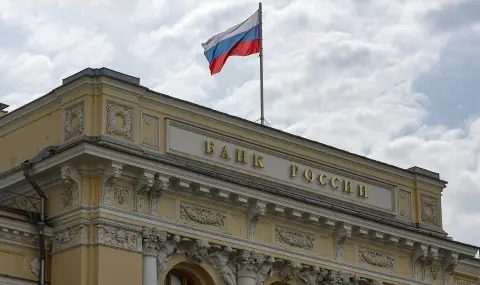 парадоксът на кремъл: защо русия свали лихвите, докато инфлацията гори?