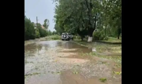 стихията удари ямболското село: баталии с тока и унищожени оранжерии