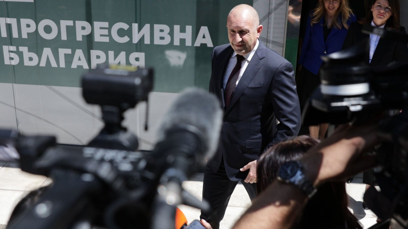 стратегически ход: „прогресивна българия“ застава зад гърба на илияна йотова
