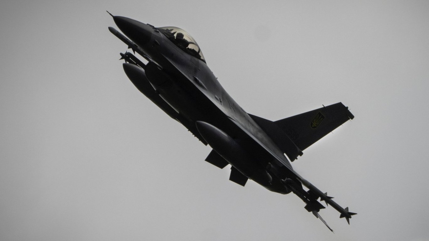 триумф в небето: първата победа на украинските f-16