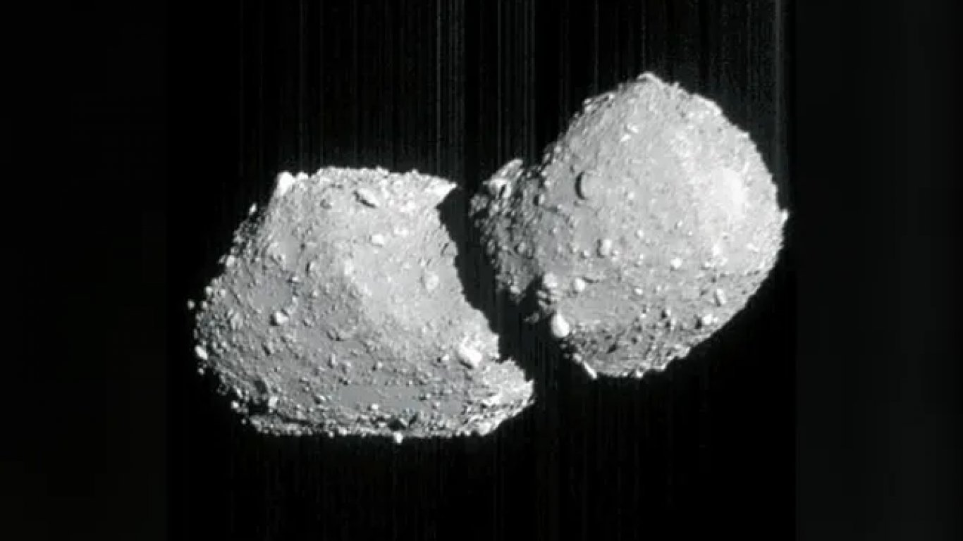 японският космически ловец hayabusa2 улови в кадър уникалния астероид торифуне