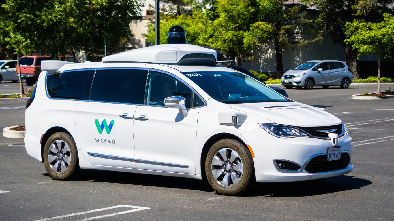 1000 tops мощност в багажника: разкритията на waymo за своя ии мозък