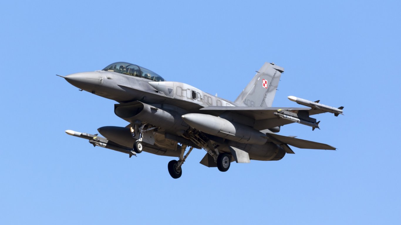 балтийско напрежение: полски f-16 прехващат руски разузнавателен самолет