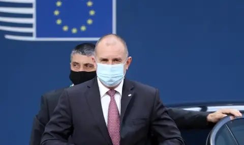 българия в огледалото на ‘гардиън’: политическият баланс на румен радев под лупа