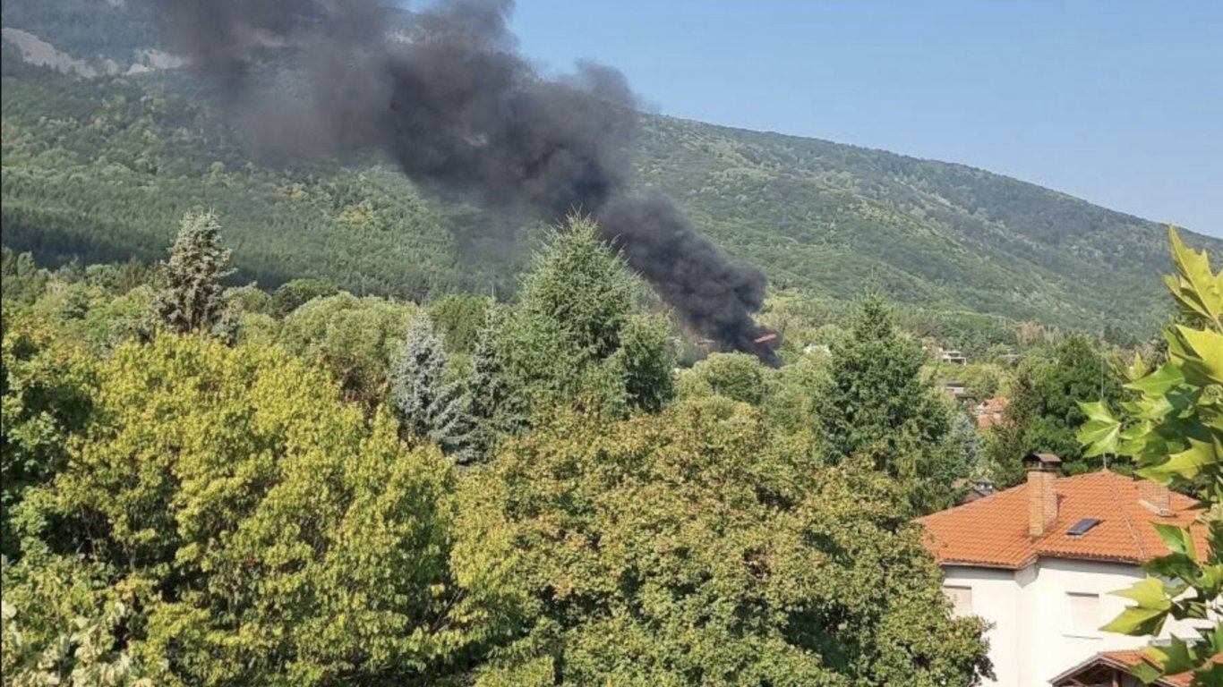 драгалевци в пламъци: пожар обгърна къща в столичния квартал