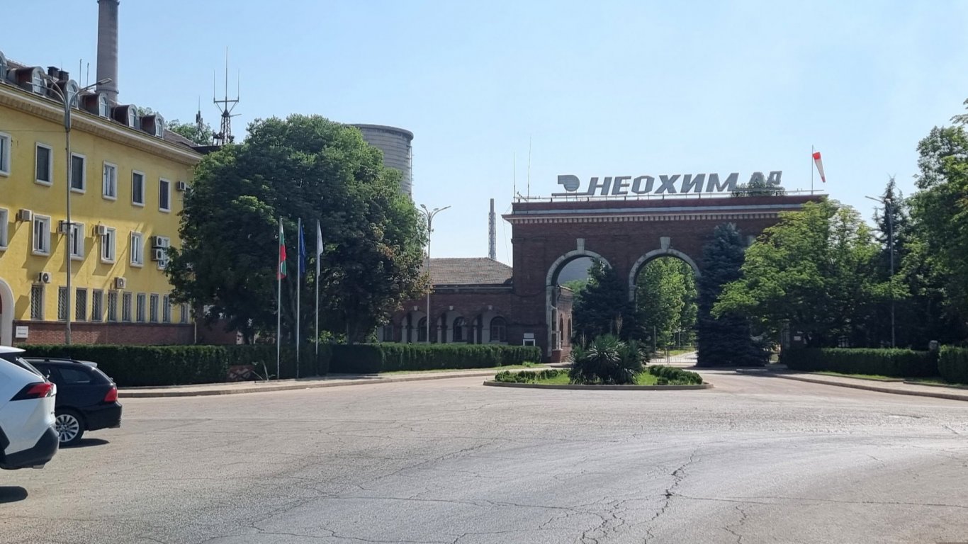 екологична тревога в димитровград: „неохим“ под прищурк заради теч на амоняк