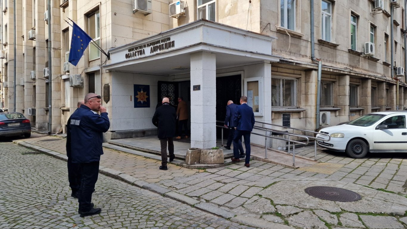 крахът на пловдивската схема: четирима арестувани за фалшиви пари и грабеж