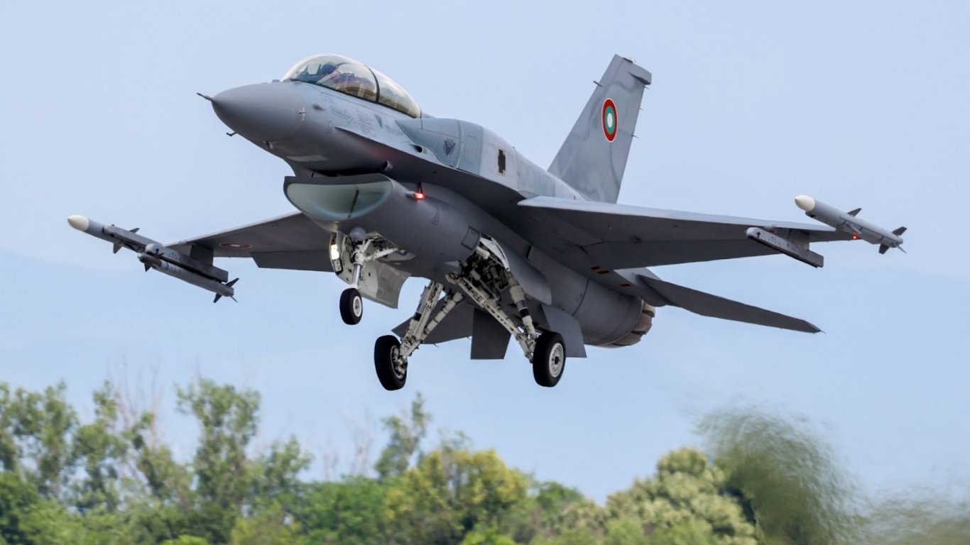 небесният паз на българия чака: втората партида f-16 пристига по-късно от очакваното