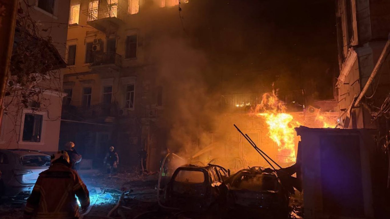 огън над украйна: разрушенията от нощния обстрел разтърсват страната