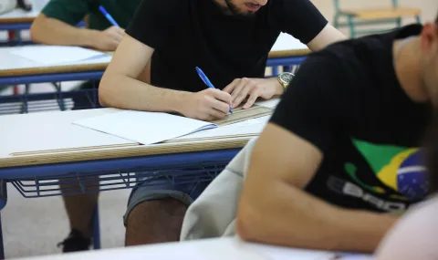 празната класна стая: демографският колапс на гърция