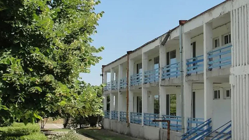 призраци на държавата: как 80% от ученическите почивни бази се превърнаха в руини
