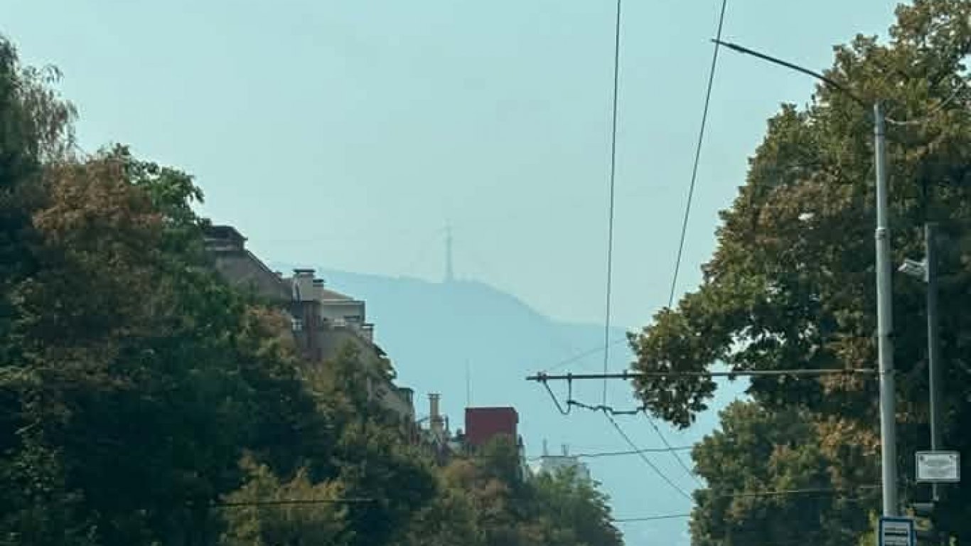 природата помогна: как вятърът спаси западна българия от гъст дим