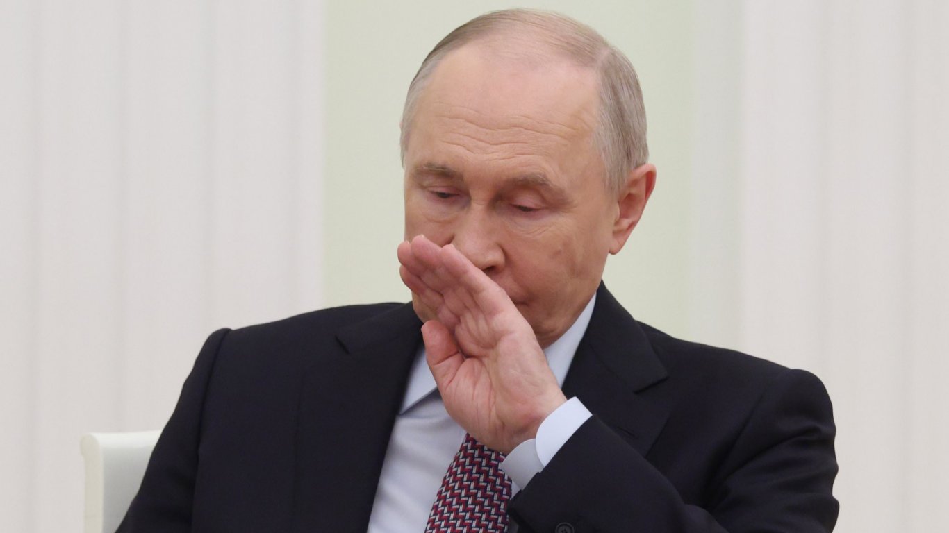 проклятието на август: защо кремъл се страхува от края на лятото?