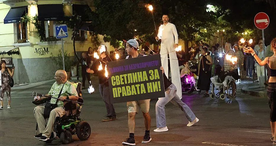 светлината срещу безразличието: софия изисква достъпна среда за всички