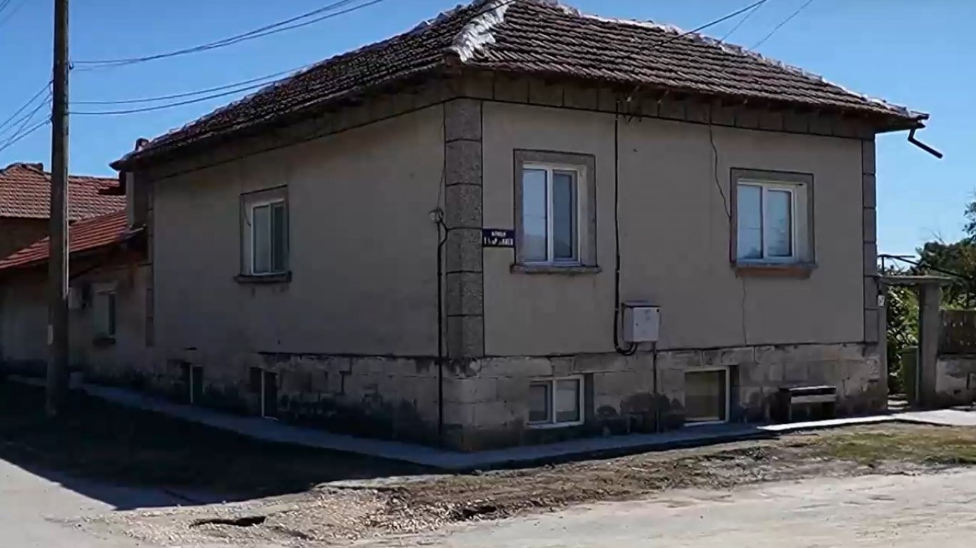 12 лепки и една катастрофа: как лошият ремонт срина дом в русе