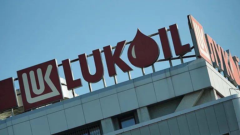 битката за милиардите на лукойл: кой ще грабне петролните активи?