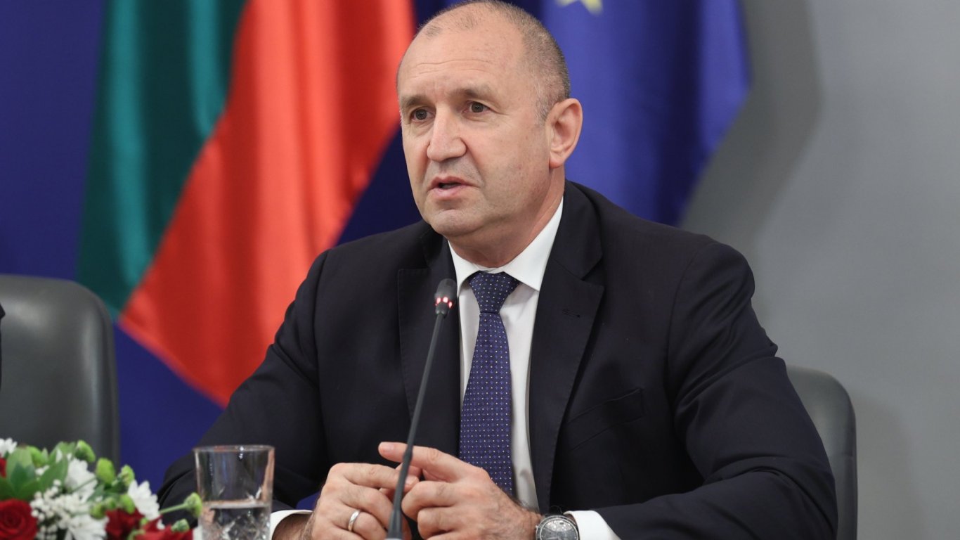 дипломатически трус: президентът радев настоява за незабавно отзоваване на посланик в оае