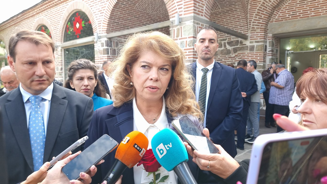 дипломатическият шах на илияна йотова: защо речта в оон предизвика буря у дома?