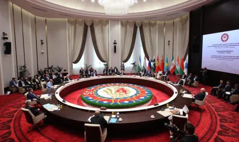 казахстан се стреми да стане финансовото сърце на шос
