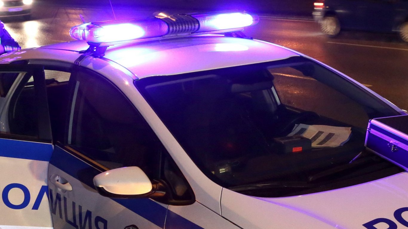 когато законът сгреши пътя: полицай блъсна коли в стара загора
