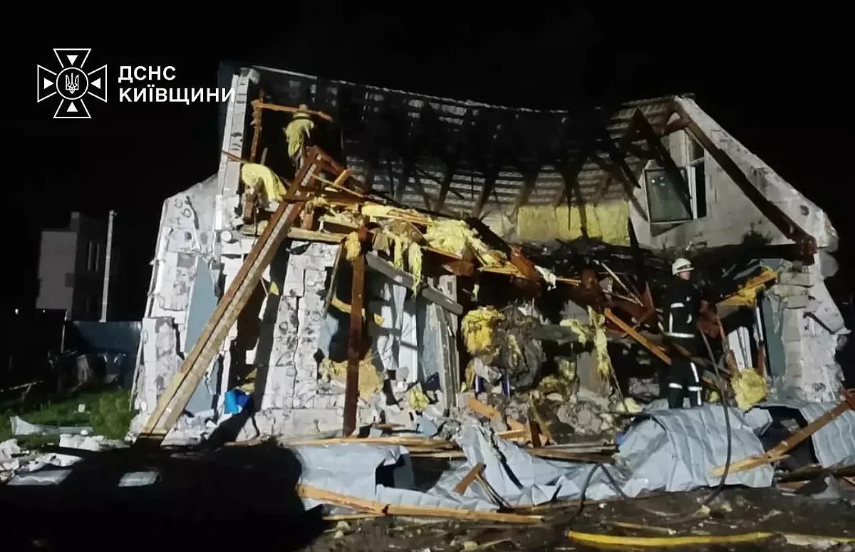 нощ на пламъци в киев: балистични ракети и дронове атакуваха украинската столица