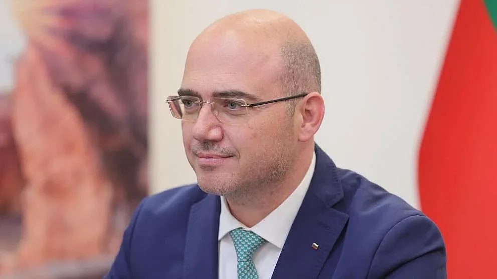от студентските скамейки до министерското кресло: пътят на илин димитров в деня на неговия празник