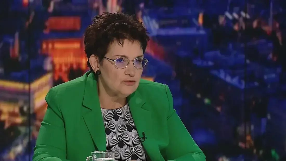 по-високи помощи за родители и нов данък за свръхпечалби: какво се променя в бюджета?