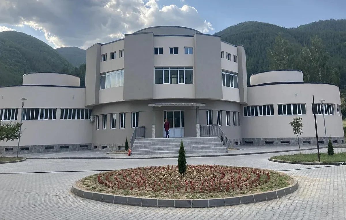 скритият потенциал на якоруда: градът, който лежи върху милиони литри „синьо злато“