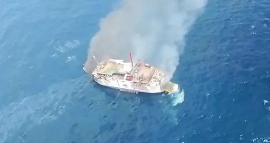 стихията в индонезия: поредна смъртоносна драма в яванско море
