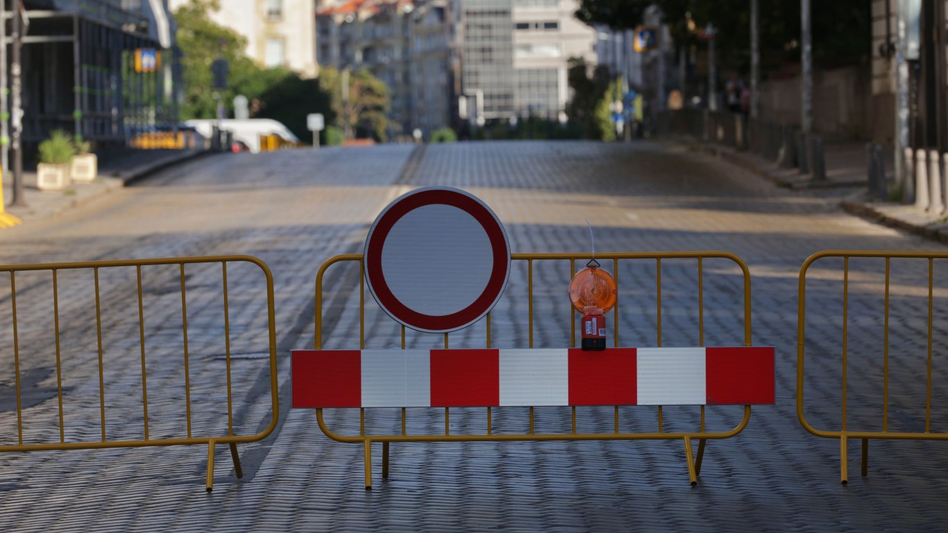 внимание, шофьори в софия! промени в движението около ‘арена 8888’ заради изборите