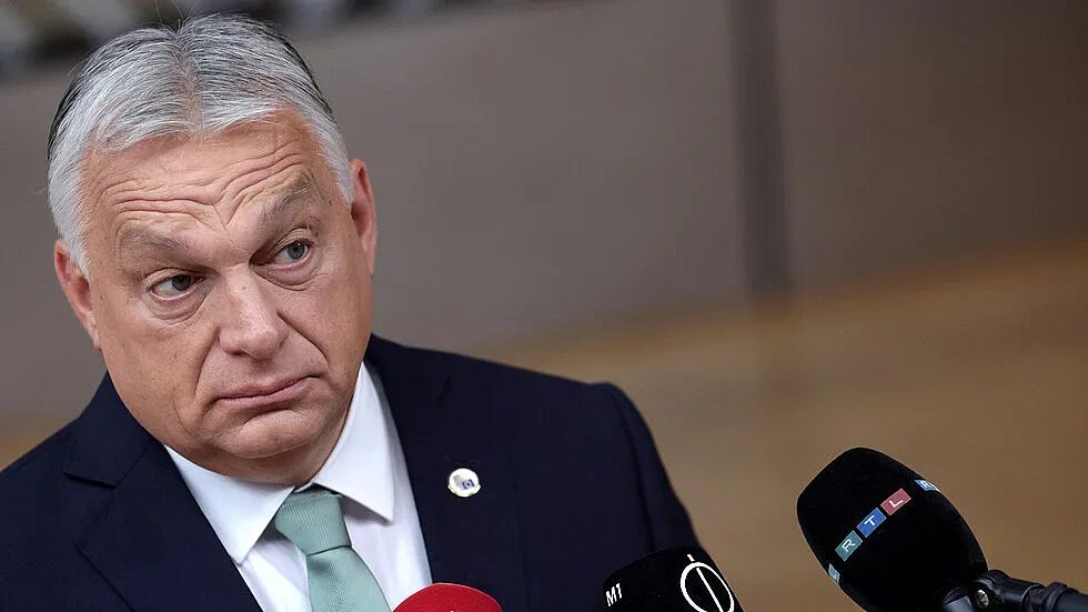 крахът на империята орбан: голямото бягство на унгарския елит