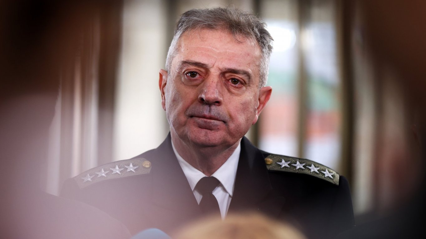 мистерията на източните дронове: военните анализират удара срещу контейнеровоза в наши води